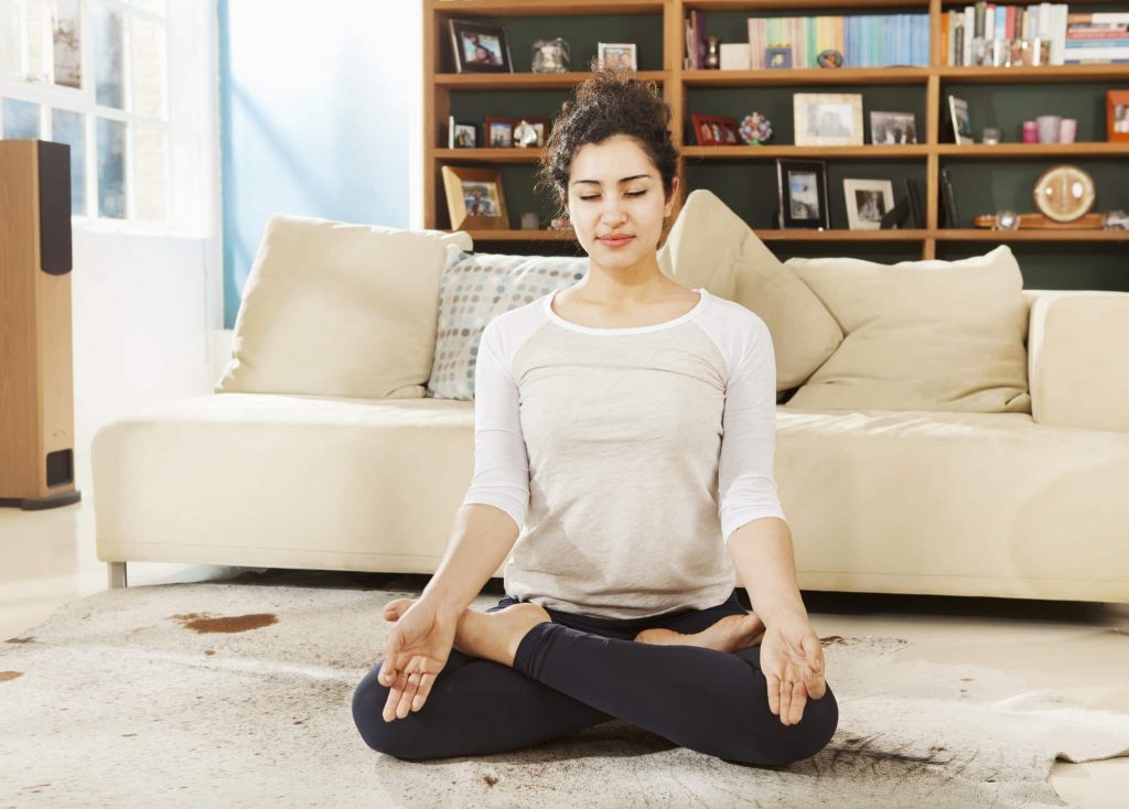 Saiba quais são os benefícios da meditação para iniciar o dia